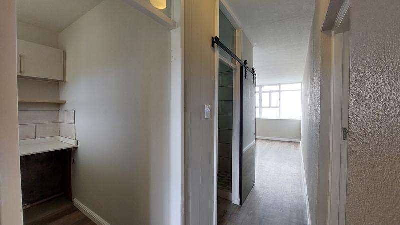 1 Bedroom Property for Sale in Loevenstein Western Cape